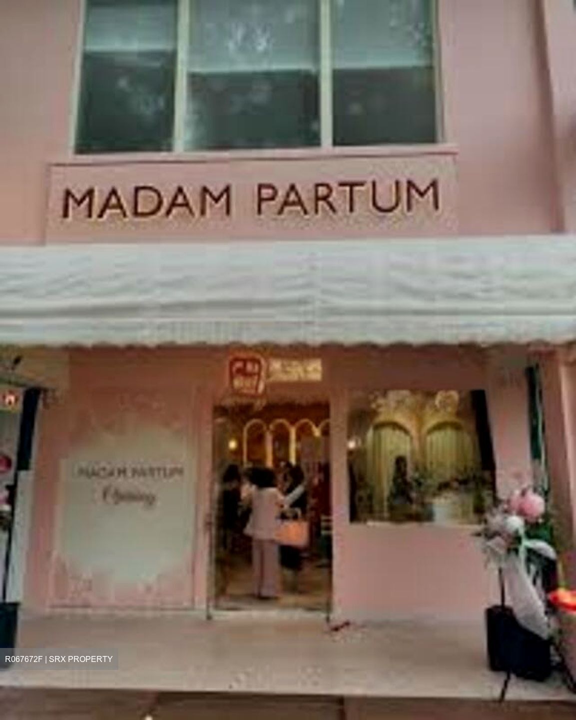 Holland Road Shopping Centre (D10), Retail #497185291